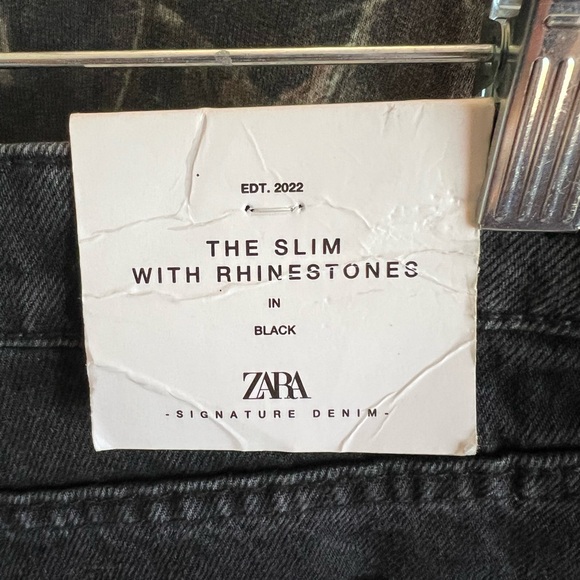 Zara - The Slim with Rhinestones in Black - Picture 5 of 6
